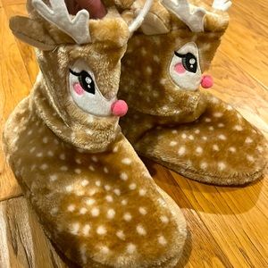 Justice kids Deer slippers.